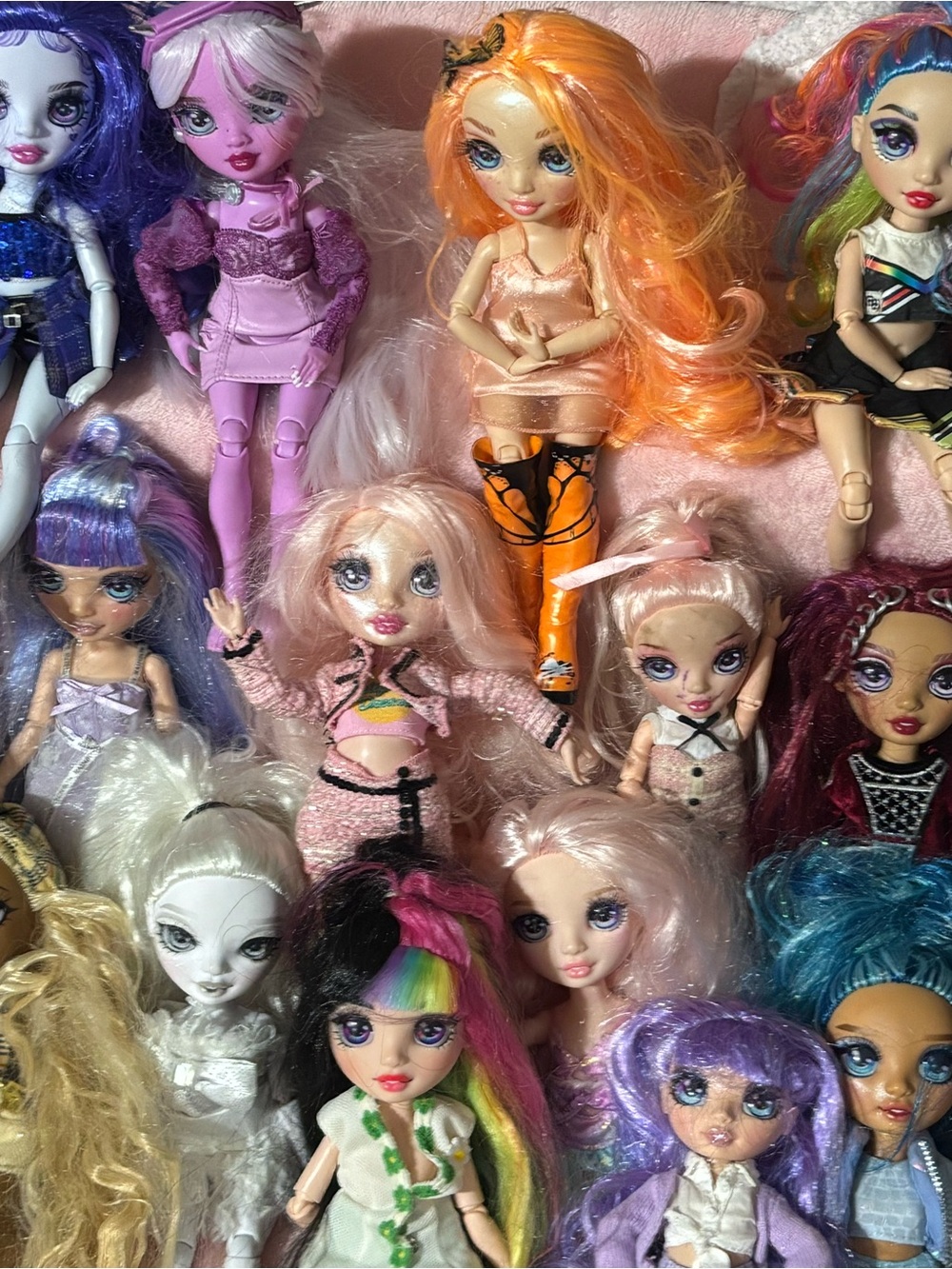 Bundle of 27  Rainbow high Multicolor Dolls